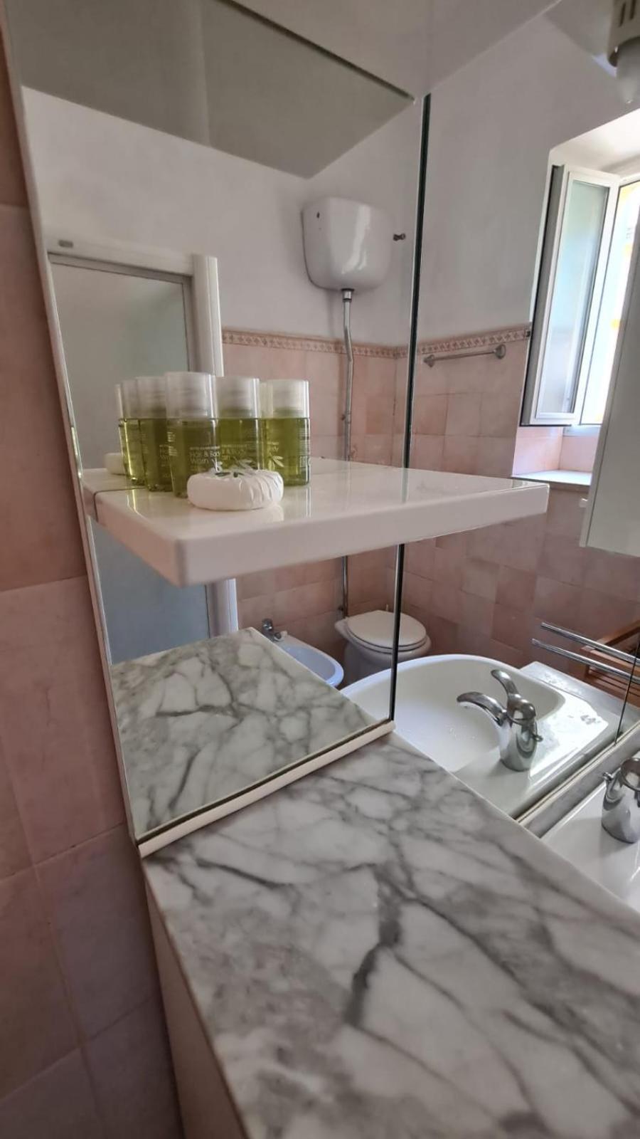 רומא Domus Merulana Bed And Breakfast מראה חיצוני תמונה